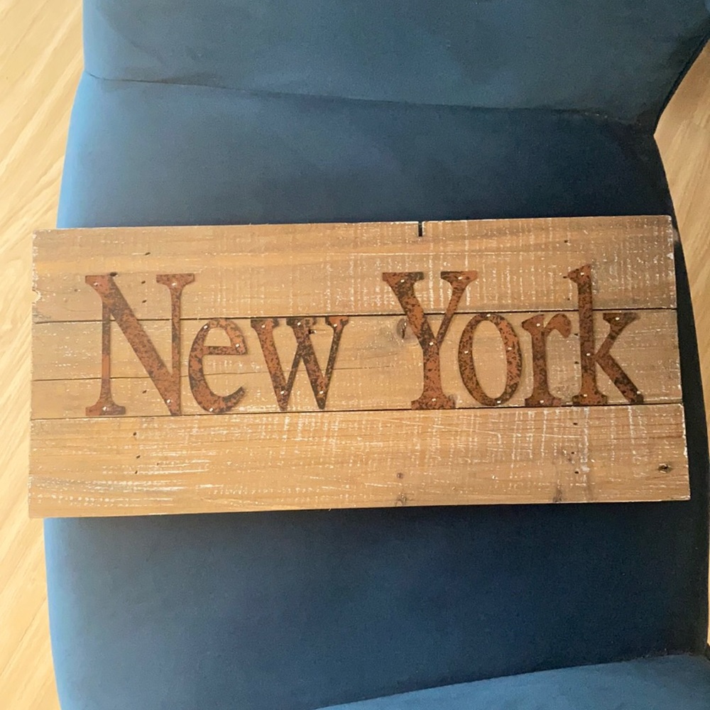 Wooden “New York” Sign